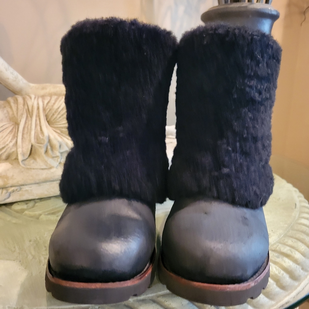 Ugg Maylin Boots in black. Size 5 #119 - Picture 12 of 14